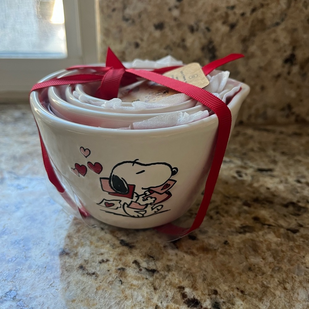 Rae Dunn Peanuts Snoopy Valentine’s Measuring Cup Set